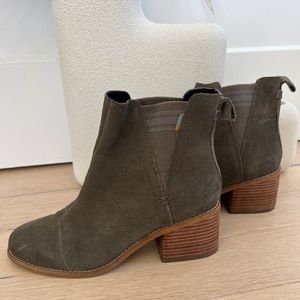 Toms Esme suede leather boots size 8